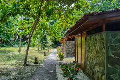 Weg zu den Bungalows